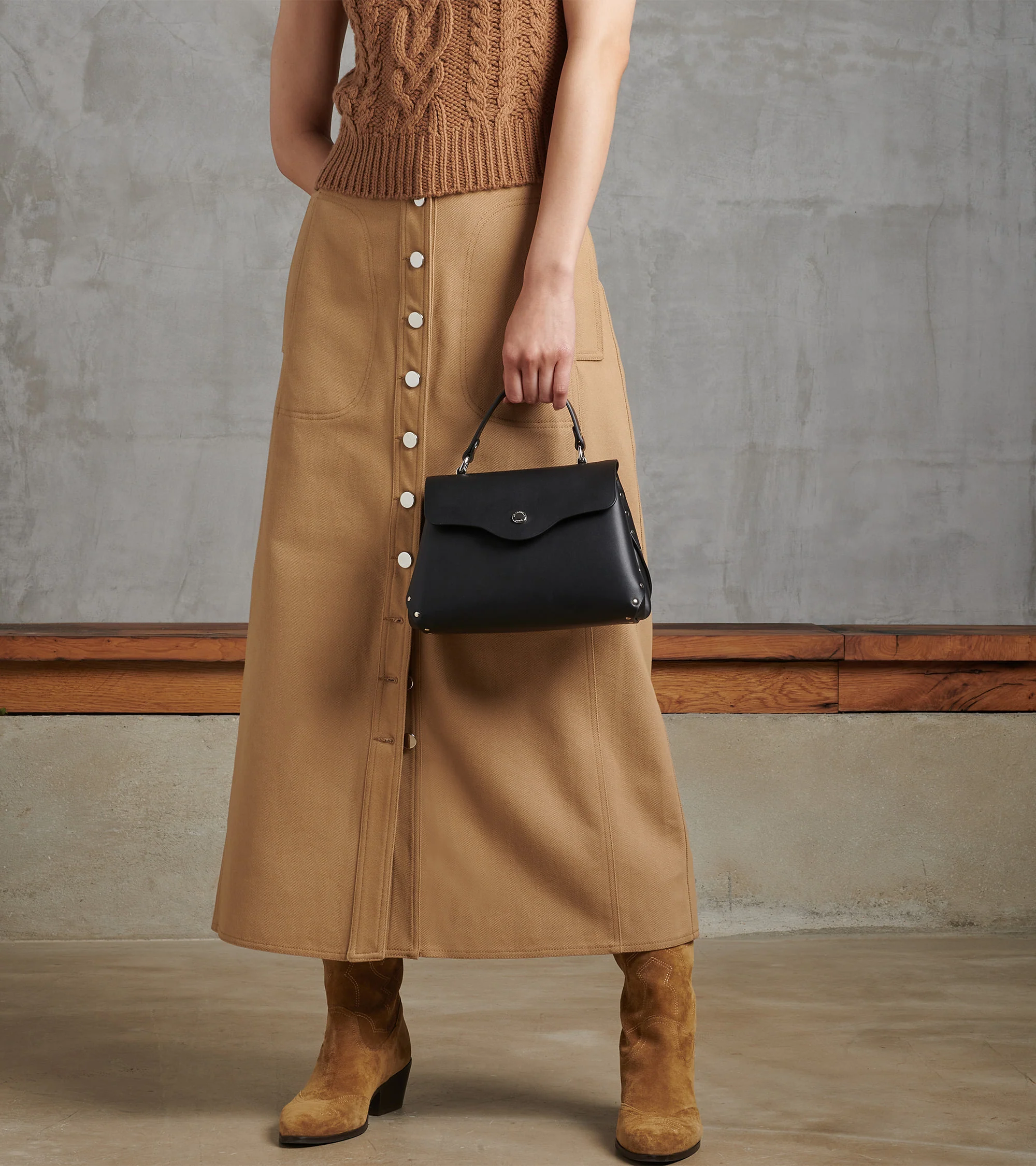 Petit sac à main Sans Couture en cuir lisse - Image 7