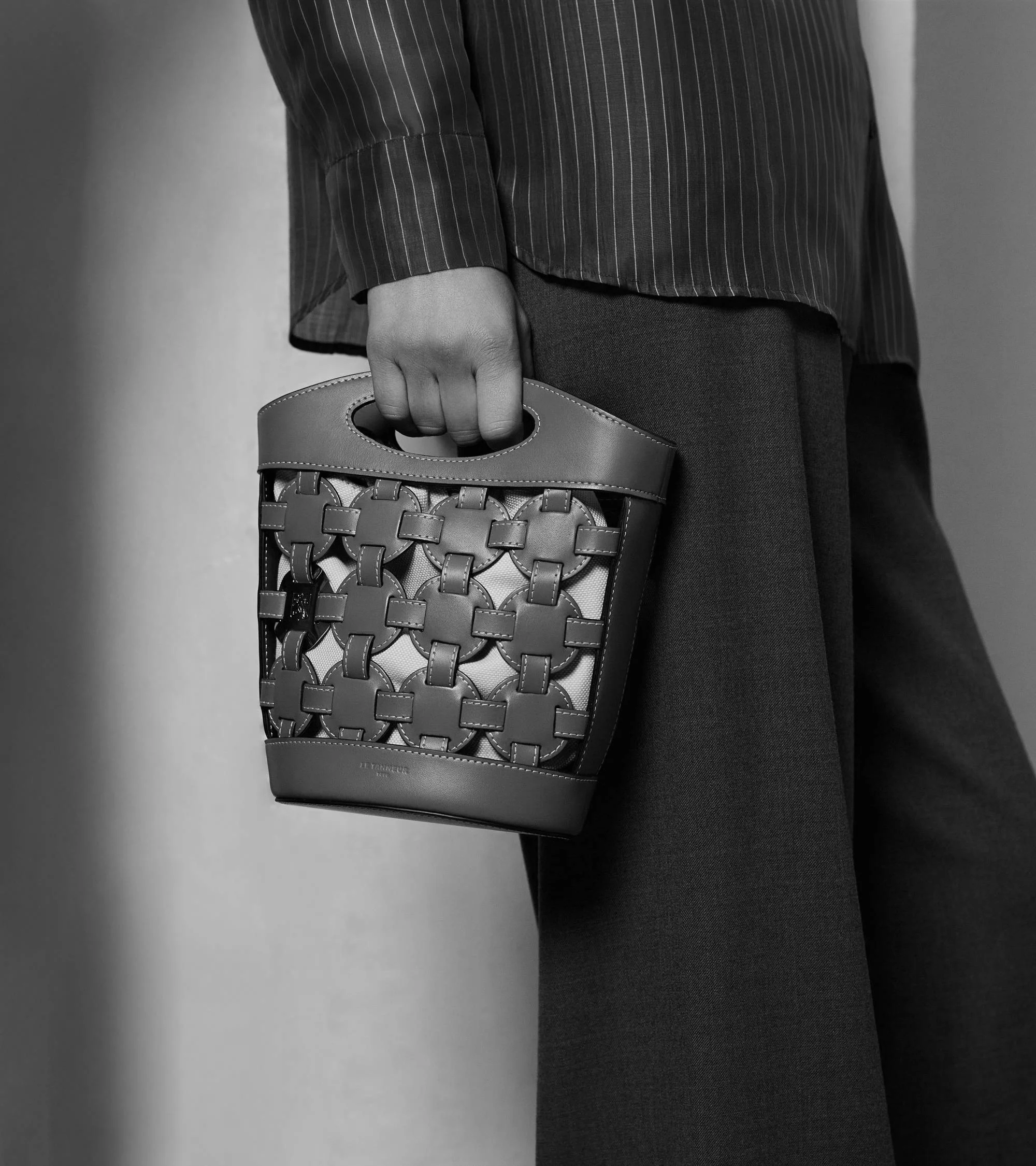 Petit sac seau Le Potier en toile coton et cuir lisse - Image 8